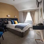 Woodenbridge Hotel 우든브리지