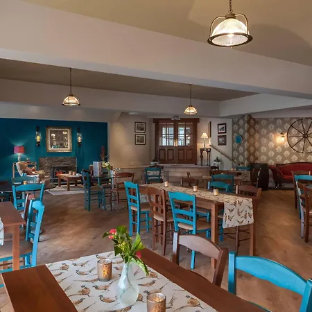 Woodenbridge Hotel Hotell