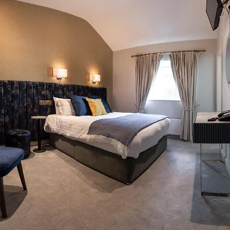 Woodenbridge Hotel 3*