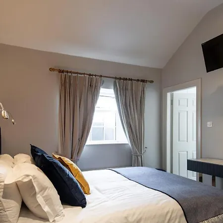 Woodenbridge Hotel