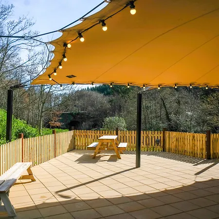 Woodenbridge Hotel Отель Woodenbridge