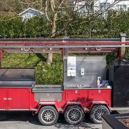 Woodenbridge Hotel 3*