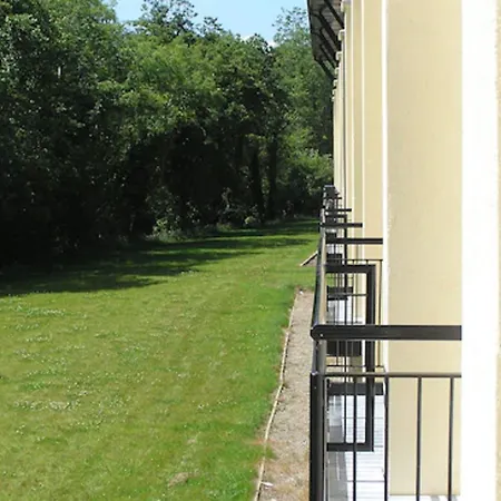 Woodenbridge Hotel Otel