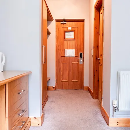Woodenbridge Hotel فندق Woodenbridge