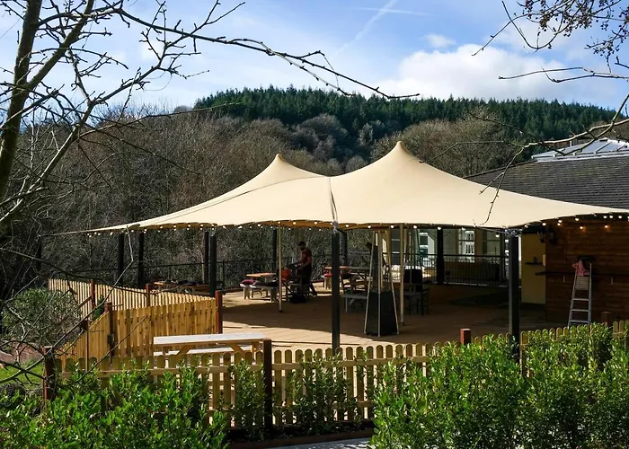 Woodenbridge Hotel Отель Woodenbridge