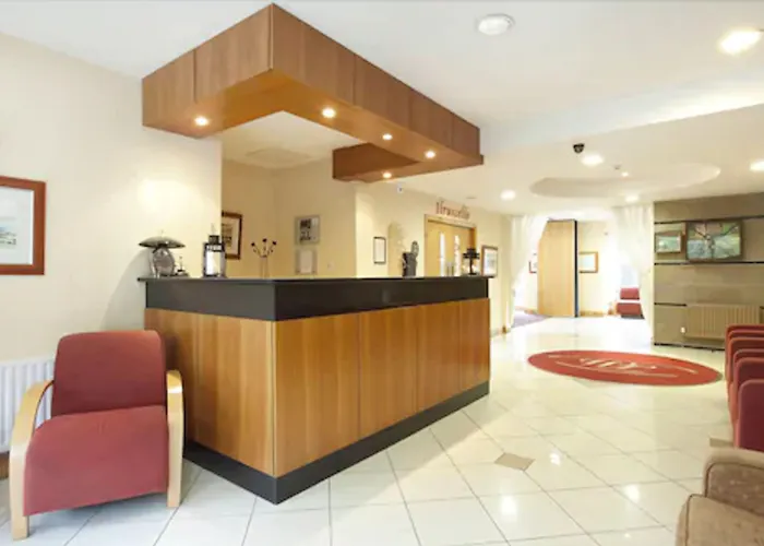 Отель Woodenbridge Hotel 3*