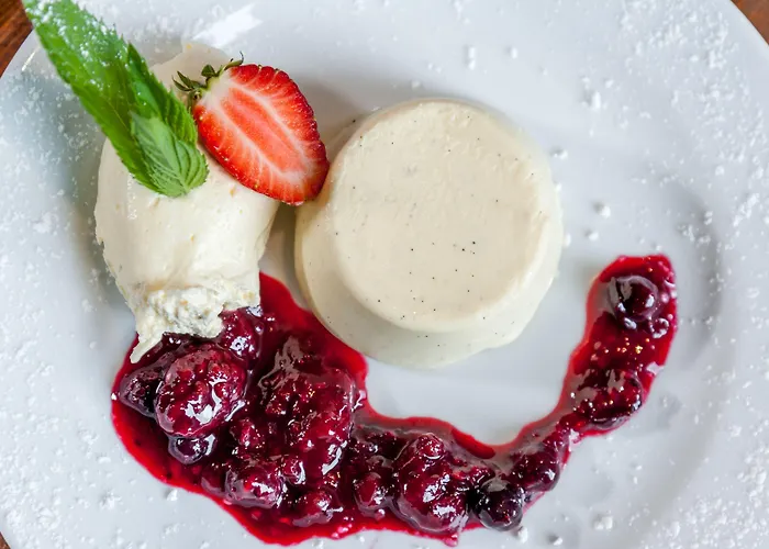 Woodenbridge Hotel Отель